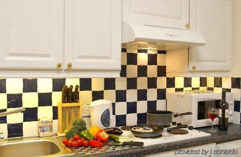 Fountain Court Apartments - Morrison เอดินบะระ ภายนอก รูปภาพ